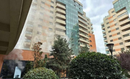 Incendiu la subsolul unui bloc din București, unde funcționează un centru spa. Zeci de oameni, evacuați
