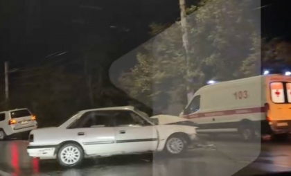 Accident grav la Tiraspol. Două automobile s-au lovit violent. Imagini de la locul impactului - VIDEO