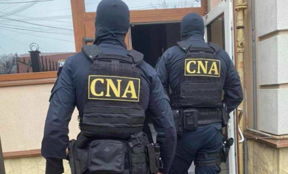 PA și ofițerii CNA au descins cu percheziții pentru posibile fapte de corupere activă și pasivă ale unor persoane implicate în implementarea și aplicarea amnistiei