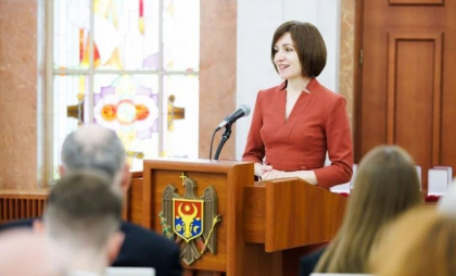 Președintele țării a conferit distincții de stat mai multor scriitori și critici literari: „Le sunt oferite în semn de apreciere pentru contribuția lor remarcabilă la dezvoltarea culturii" Președintele țării a conferit distincții de stat mai multor scriitori și critici literari: „Le sunt oferite în semn de apreciere pentru contribuția lor remarcabilă la dezvoltarea culturii"