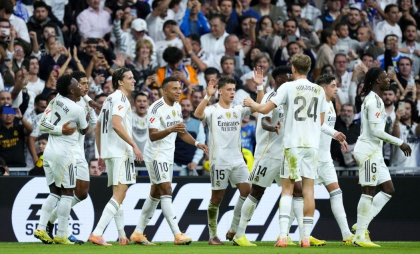 Real Madrid - Barcelona 2-1. "Galacticii" au câștigat primul El Clasico al sezonului! Spectacol total pe Bernabeu Real Madrid - Barcelona 2-1. "Galacticii" au câștigat primul El Clasico al sezonului! Spectacol total pe Bernabeu