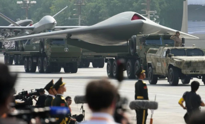 Câini roboți și roiuri de drone cu inteligență artificială: Cum poate China să folosească DeepSeek într-o eră a războiului Câini roboți și roiuri de drone cu inteligență artificială: Cum poate China să folosească DeepSeek într-o eră a războiului