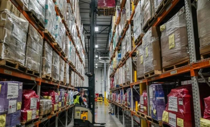 Amazon, cel mai mare site de cumpărături online, vrea să dea afară zeci de mii de angajați. Concedierile încep rapid Amazon, cel mai mare site de cumpărături online, vrea să dea afară zeci de mii de angajați. Concedierile încep rapid