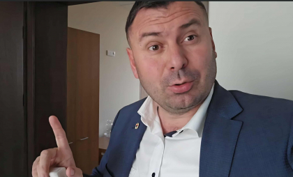 De la încăperi „vizavi de veceu” la spații cu anticameră și vedere spre Președinție: Costiuc anunță că fracțiunea „Democrația Acasă” a primit noi birouri în Parlament - VIDEO