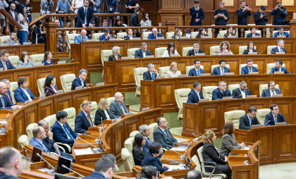 LIVE TEXT. Ședința Parlamentului din 30 octombrie. Deputații au votat componența comisiilor permanente:  Usatîi la securitate, Tarlev - juridică, iar Dodon în comisia politică externă. Cum arată lista completă 
 LIVE TEXT. Ședința Parlamentului din 30 octombrie. Deputații au votat componența comisiilor permanente:  Usatîi la securitate, Tarlev - juridică, iar Dodon în comisia politică externă. Cum arată lista completă