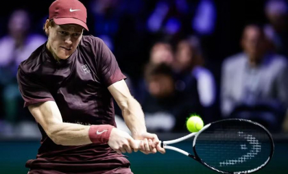 Sinner defilează la debutul de la Paris Masters. Succes în fața belgianului Zizou Bergs - VIDEO  Sinner defilează la debutul de la Paris Masters. Succes în fața belgianului Zizou Bergs - VIDEO