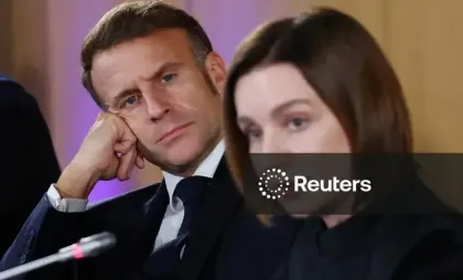 Moment surprins de fotografi: Emmanuel Macron, cu privirea fixată asupra Maiei Sandu, în timpul discursului acesteia în cadrul Forumului Păcii de la Paris - FOTO Moment surprins de fotografi: Emmanuel Macron, cu privirea fixată asupra Maiei Sandu, în timpul discursului acesteia în cadrul Forumului Păcii de la Paris - FOTO