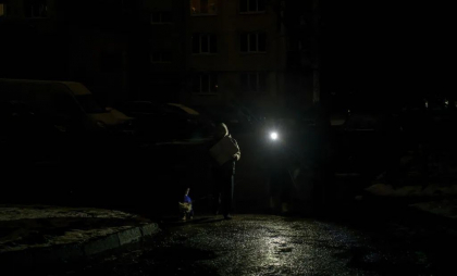 Energia electrică, oprită în „majoritatea regiunilor din Ucraina” după un nou atac aerian masiv al rușilor Energia electrică, oprită în „majoritatea regiunilor din Ucraina” după un nou atac aerian masiv al rușilor