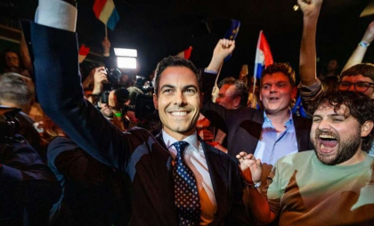 Surpriză majoră în alegerile olandeze. Partidul centrist conduce în sondajele la ieşirea de la urne. Rob Jetten ar putea să devină cel mai tânăr şi primul prim-ministru homosexual declarat al Ţărilor de Jos Surpriză majoră în alegerile olandeze. Partidul centrist conduce în sondajele la ieşirea de la urne. Rob Jetten ar putea să devină cel mai tânăr şi primul prim-ministru homosexual declarat al Ţărilor de Jos