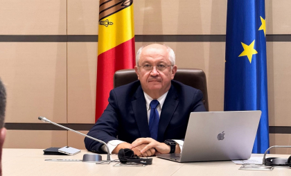 Prim-ministrul desemnat, Alexandru Munteanu, merge în Parlament pentru a cere votul de încredere al deputaților Prim-ministrul desemnat, Alexandru Munteanu, merge în Parlament pentru a cere votul de încredere al deputaților