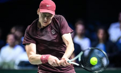 Sinner s-a calificat în sferturi la Paris! Primul set a fost unul foarte complicat pentru italian