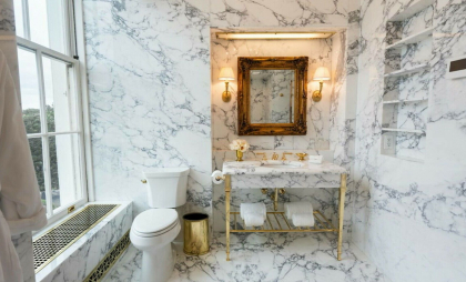 Trump a adus aur masiv într-o baie de la Casa Albă. Președintele SUA e mândru de renovare
