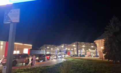 Atenție, călători. S-au format ambuteiaje la ieșirea din țară, la vama Sculeni. Precizările IGPF - FOTO