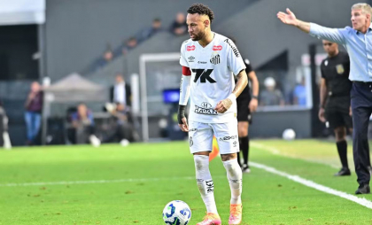 Neymar a revenit pe teren pentru Santos după o lună și jumătate de absență - VIDEO
 