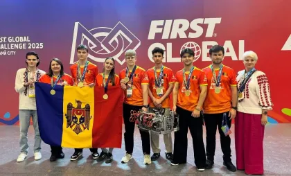 Maia Sandu felicită elevii care au câștigat medalia de aur pentru al cincilea an consecutiv la cea mai mare olimpiadă mondială de robotică: „Sunt mândră”