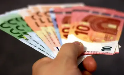 Curs valutar BNM pentru 5 noiembrie. Cât costă un euro și un dolar - FOTO