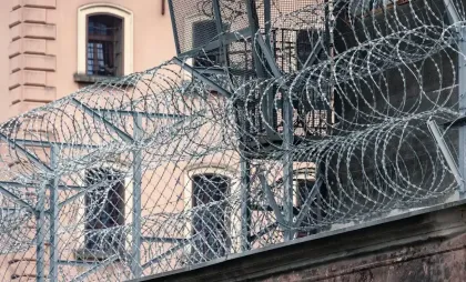 pușcărie pușcărie