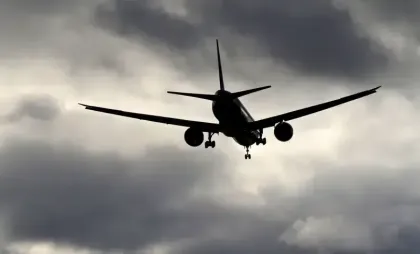 Avion în zbor Avion în zbor