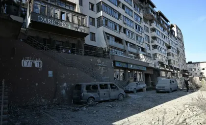 Bloc avariat în Kiev după un atac rusesc Bloc avariat în Kiev după un atac rusesc