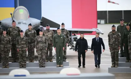 Emmanuel Macron l-a întâmpinat personal pe președintele ucrainean Volodimir Zelenski Emmanuel Macron l-a întâmpinat personal pe președintele ucrainean Volodimir Zelenski