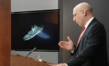 John Healey și nava detectată în apele britanice John Healey și nava detectată în apele britanice