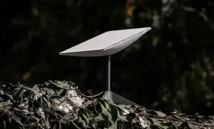 Antenă a sistemului prin satelit Starlink