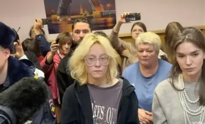 Diana Loginova a fost condamnată pentru „discreditarea” armatei prin cântecele sale