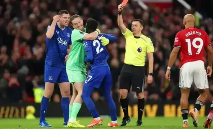 Idrissa Gana Gueye, eliminat direct după ce și-a pălmuit coechipierul de la Everton