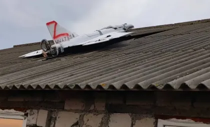 Dronă căzută pe casă