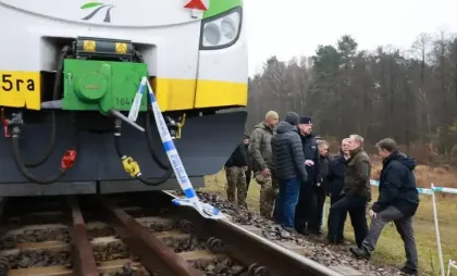 Premierul polonez Donald Tusk, primind informații despre actul de sabotaj care a vizat calea ferată