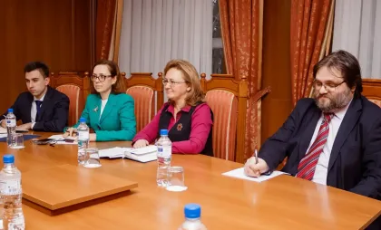 Secretarul de stat Carolina Perebinos, în dialog cu ambasadorul Mehmet Samsar Secretarul de stat Carolina Perebinos, în dialog cu ambasadorul Mehmet Samsar