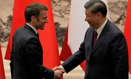 Emmanuel Macron și Xi Jinping Emmanuel Macron și Xi Jinping