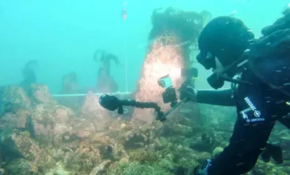 Zid subacvatic imens descoperit în Franța Zid subacvatic imens descoperit în Franța
