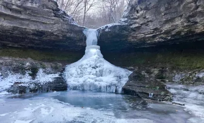 Cascada de la Saharna a înghețat 