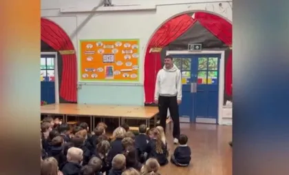 Sam Heathcote primit de copii Sam Heathcote primit de copii