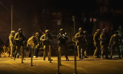 Agenți federali în Minneapolis