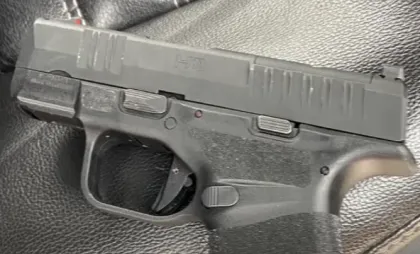 Arma sustrasă de bănuiți 