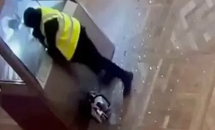 Noi imagini cu jaful de la Muzeul Luvru