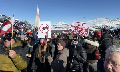 Protest în fața consulatului SUA din Nuuk 