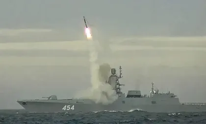 Lansarea unei rachete Zircon de pe frgata Amiral Gorskov