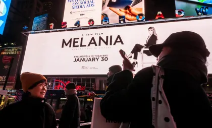 Reclamă pentru filmul documentar „Melania” Reclamă pentru filmul documentar „Melania”