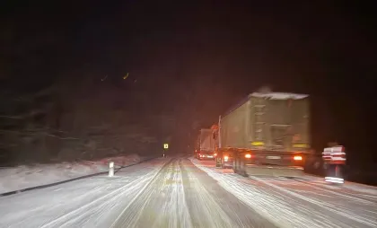 Atenție, șoferi! Circulația transportului de mare tonaj - sistată temporar la Cahul din cauza ninsorii. Poliția vine cu detalii