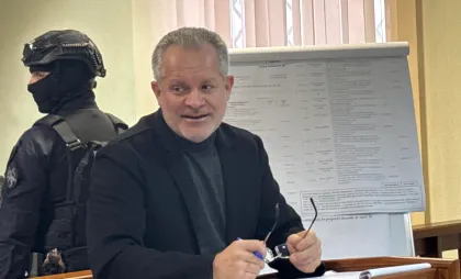 Vlad Plahotniuc face declarați la tribuna în fața magistraților Vlad Plahotniuc face declarați la tribuna în fața magistraților
