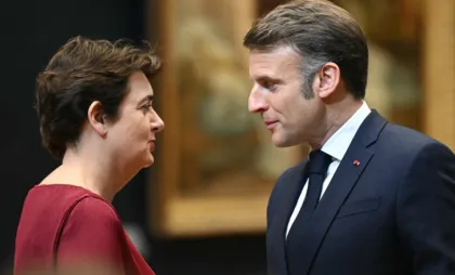 Șefa muzeului Luvru și Emmanuel Macron Șefa muzeului Luvru și Emmanuel Macron