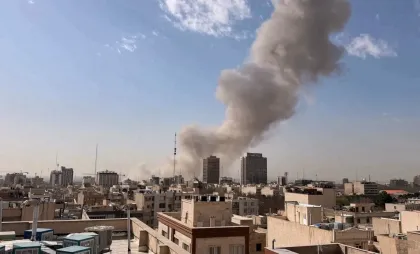 Coloane de fum în Teheran