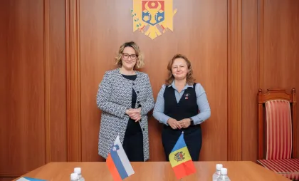 Carolina Perebinos și Neva Grašič 