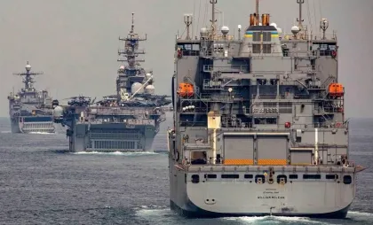 Nave pe strâmtoarea Ormuz