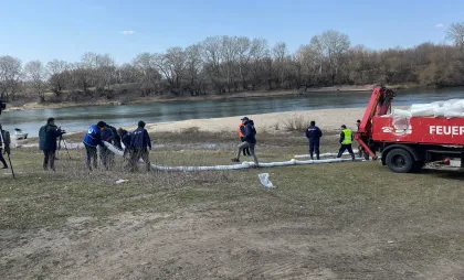 La Coșnița sunt amplasat barajele pe râul Nistru 