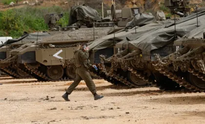 Tancuri israeliene la granița cu Libanul 