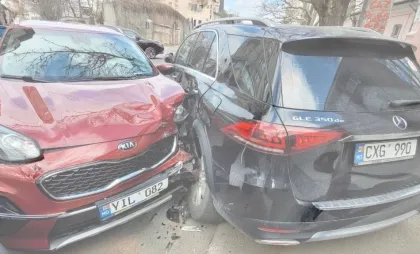Accident pe strada Petru Rareș Accident pe strada Petru Rareș